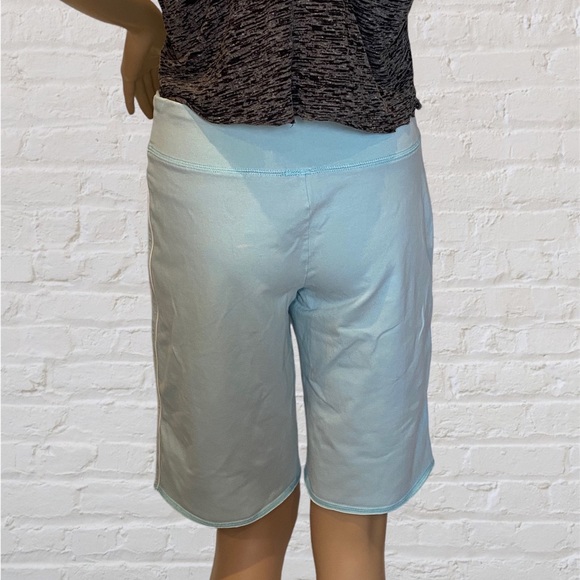 Nike Light Blue Stretchy Bermuda Long Modest Shorts Size Medium VGC - Picture 5 of 7